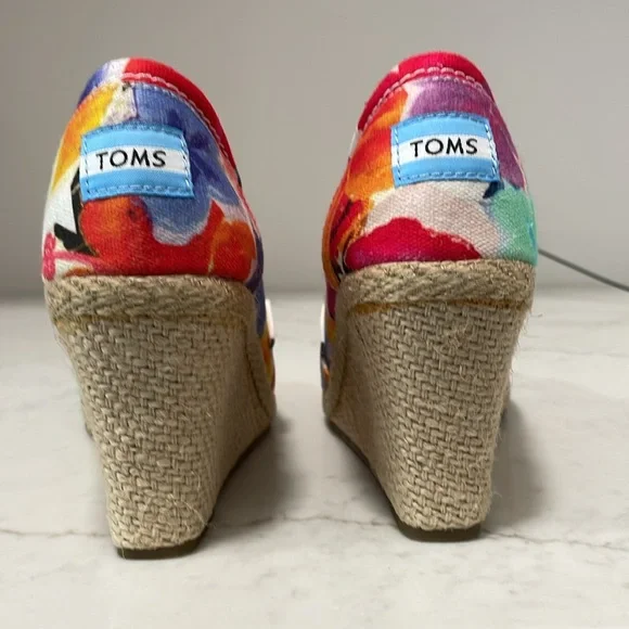 NIB Tom’s floral wedges. So cute! Size 7.5. - Picture 7 of 7